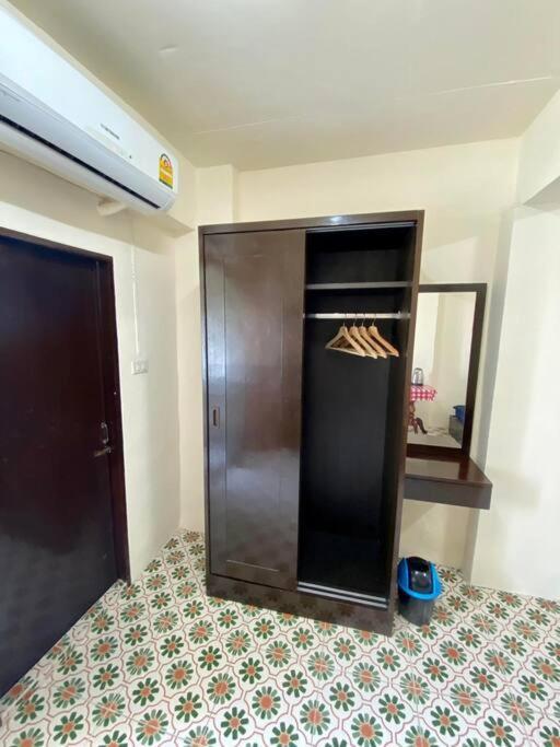 Apartamento Ratanawong Place 823 Banguecoque