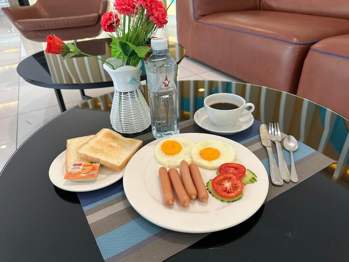 Grand Tower Sathorn Khách sạn 4*