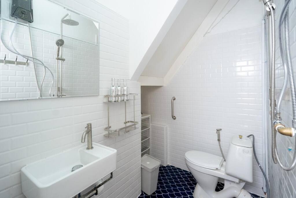 Townhome W/ Workstation-2mins To Food-fun-metro Rumah liburan Bangkok