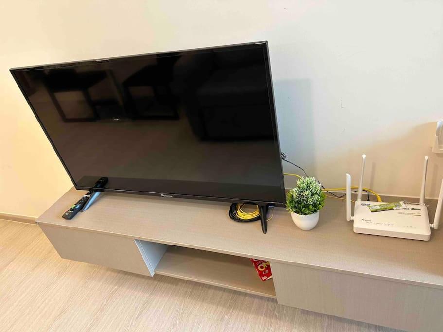 1bedroom King Bed Fast Wifi Gym 00 Big Pool Checkin24h Apartemen Bangkok