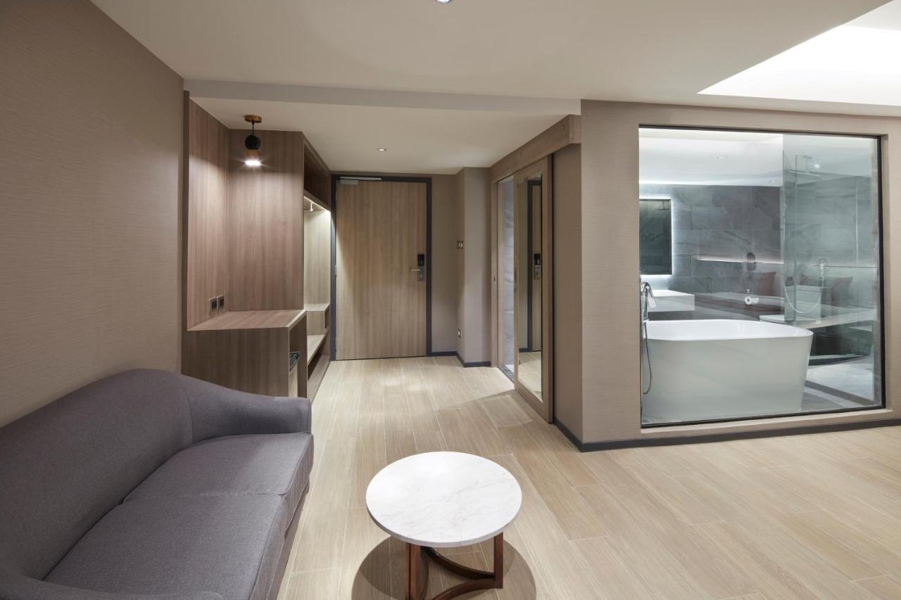 Khách sạn Grace At Five By Grace 4*
