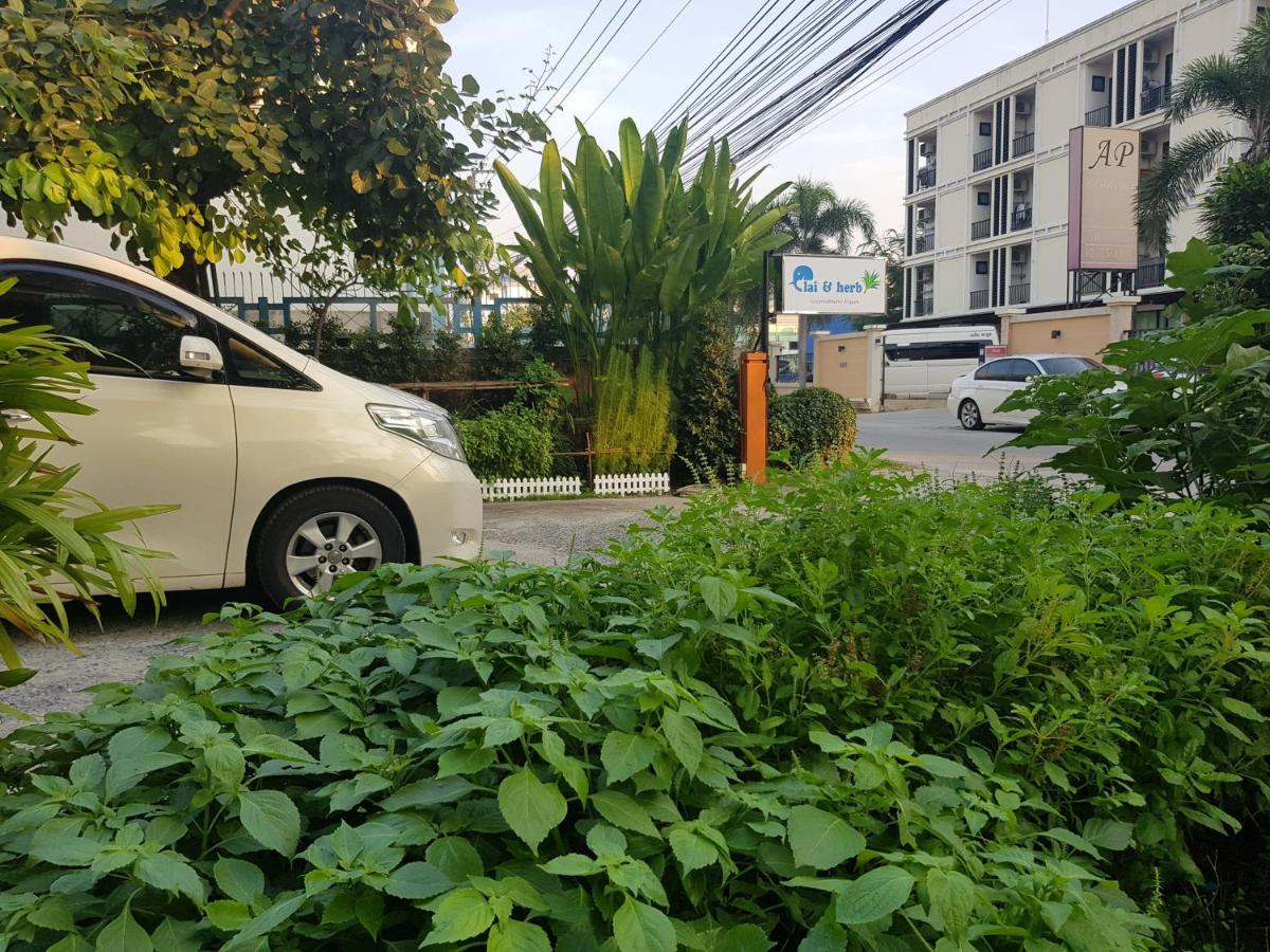 Plai And Herbs Suvarnabhumi Airport Khách sạn 3*
