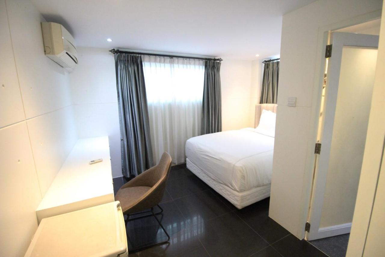 Apartahotel Sasha House *