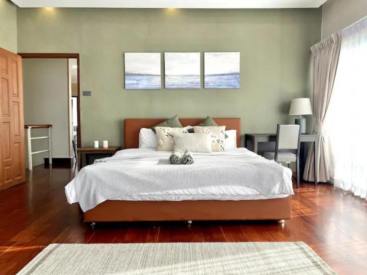 3 Bedroom Panoramic Penthouse With Kitchen Pangsapuri Bangkok