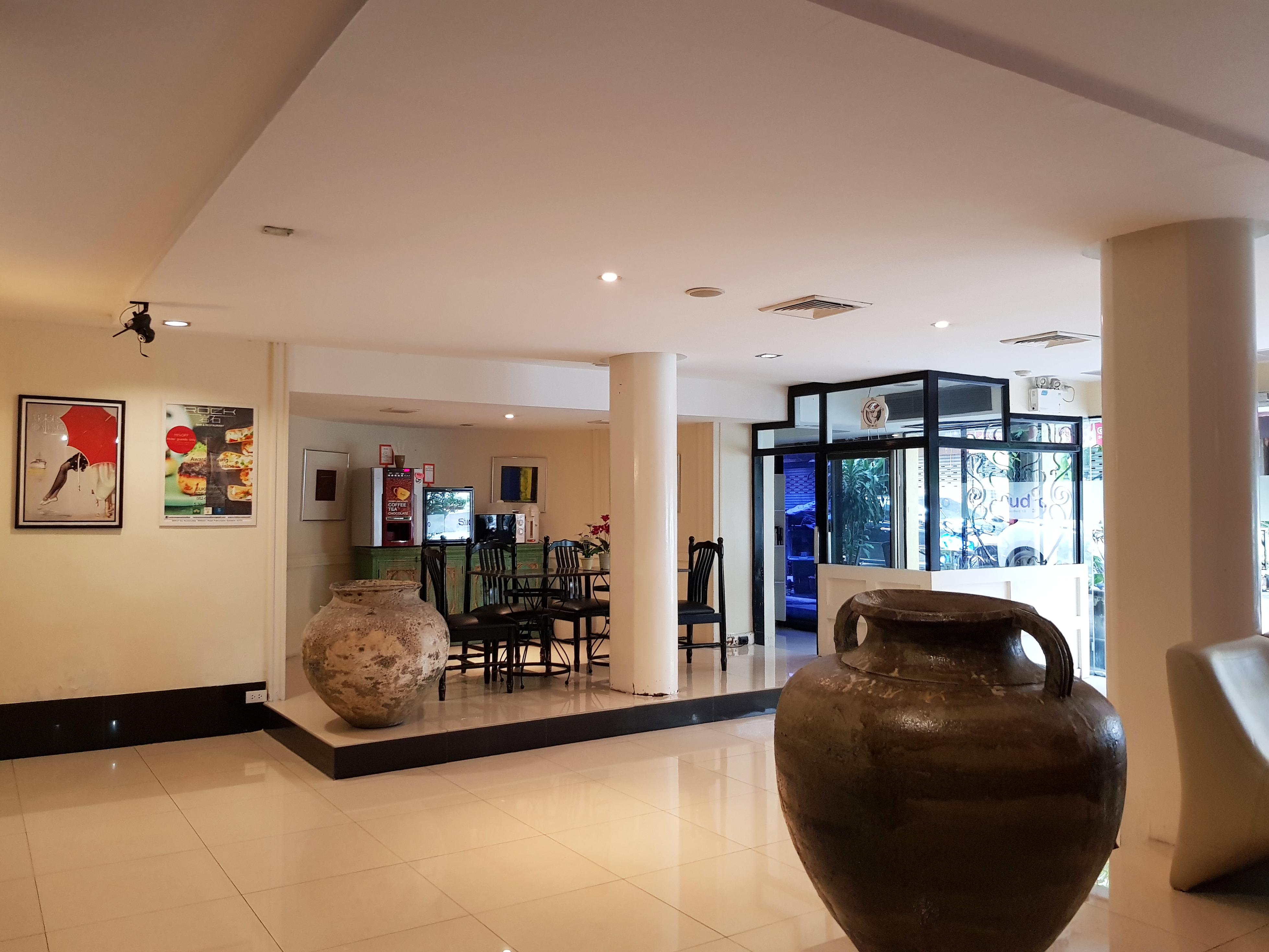Sukhumvit 18 By Icheck Apartamento Bangkok