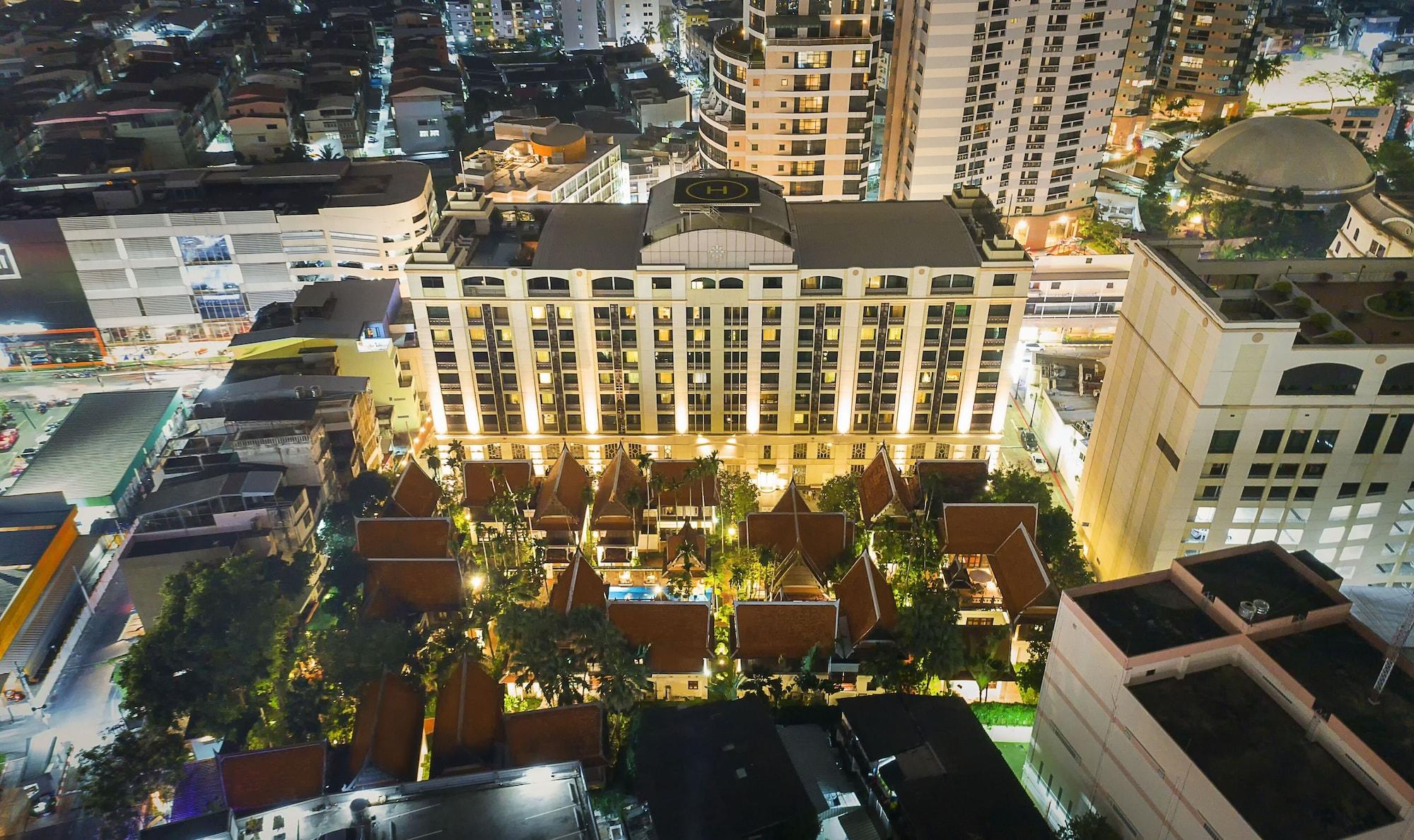 The Davis Khách sạn 4*