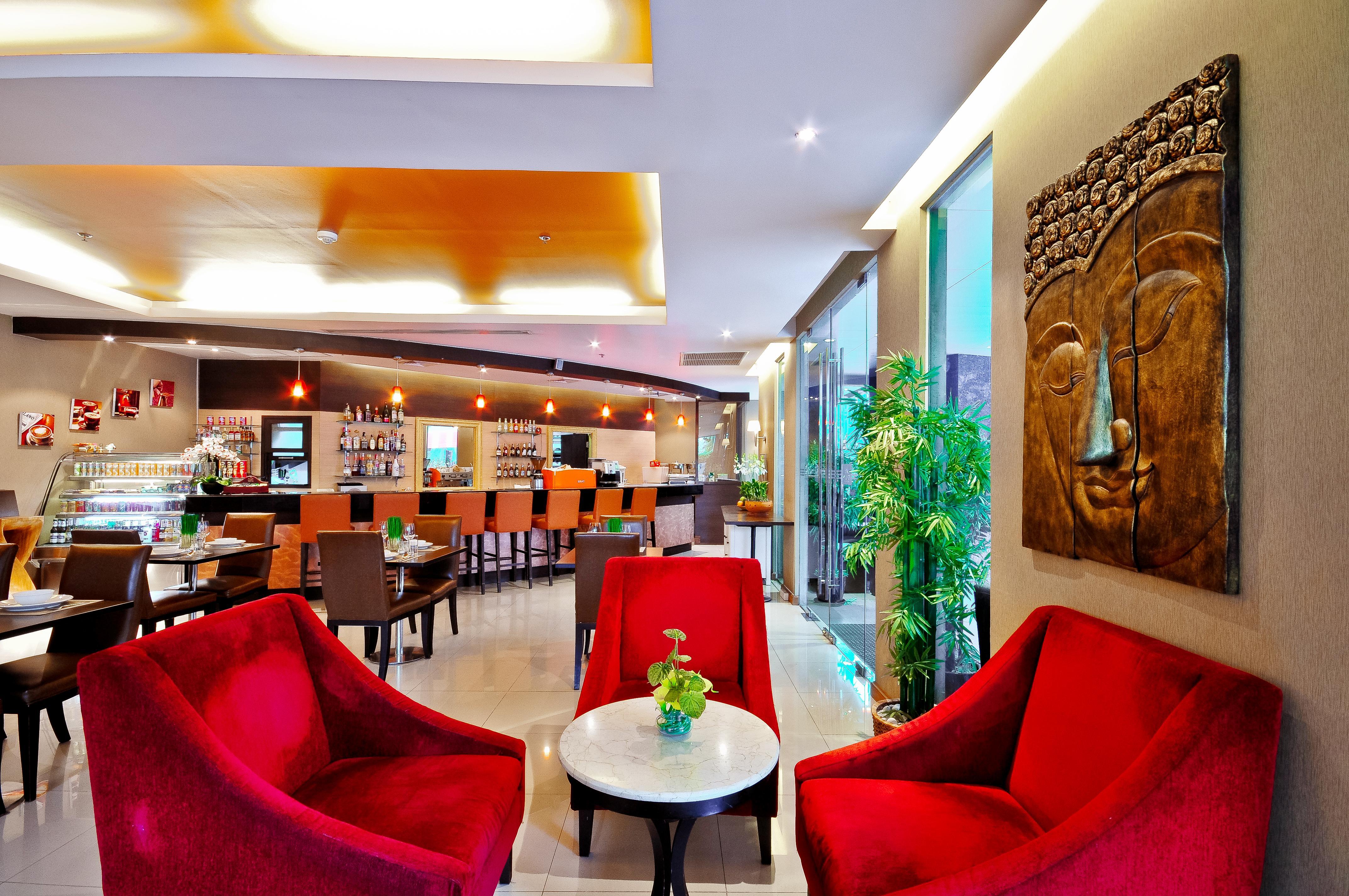 Admiral Premier Hotel