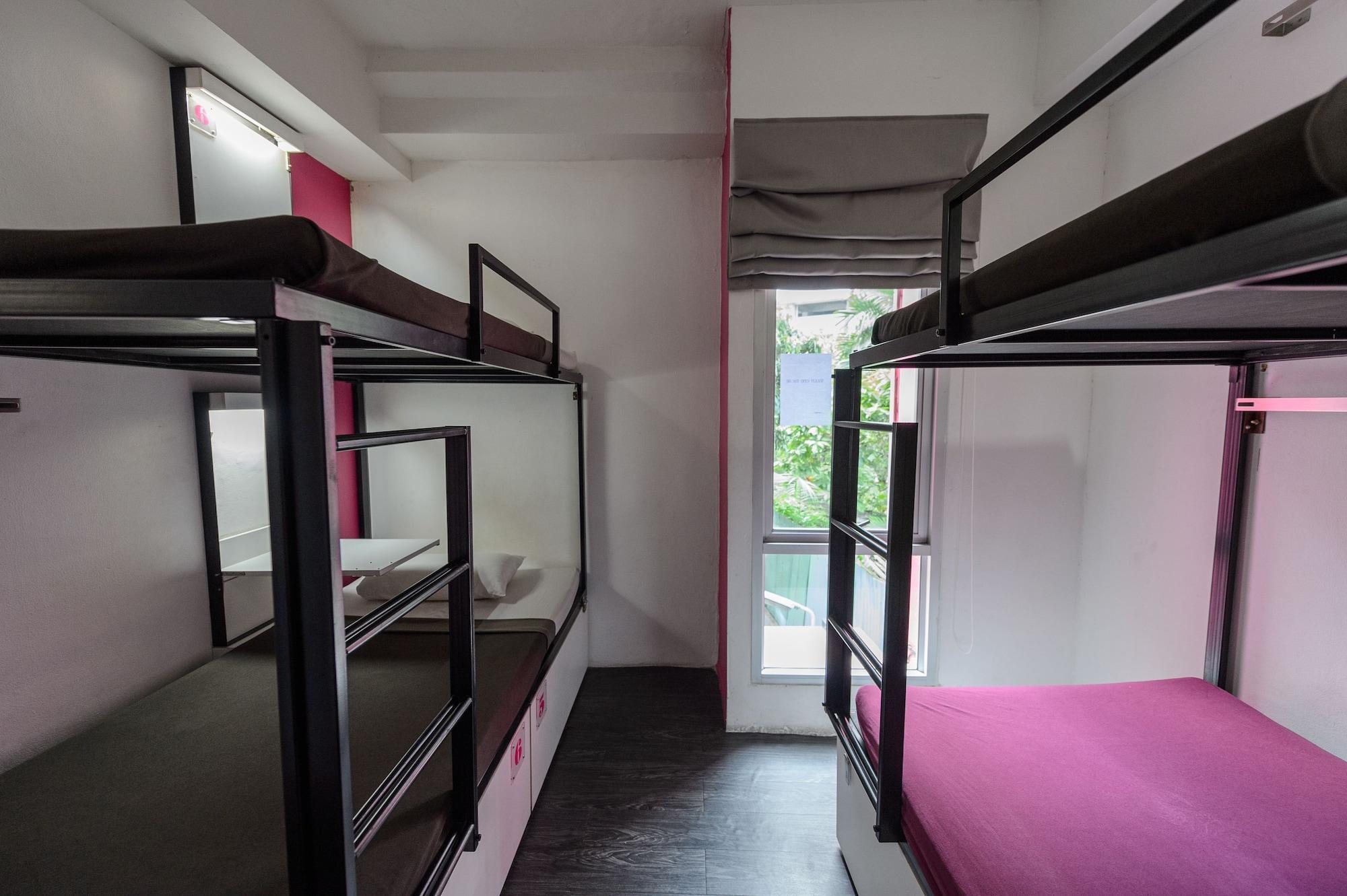 Ostello Cheqinn - Sukhumvit 4 Nana Plaza *