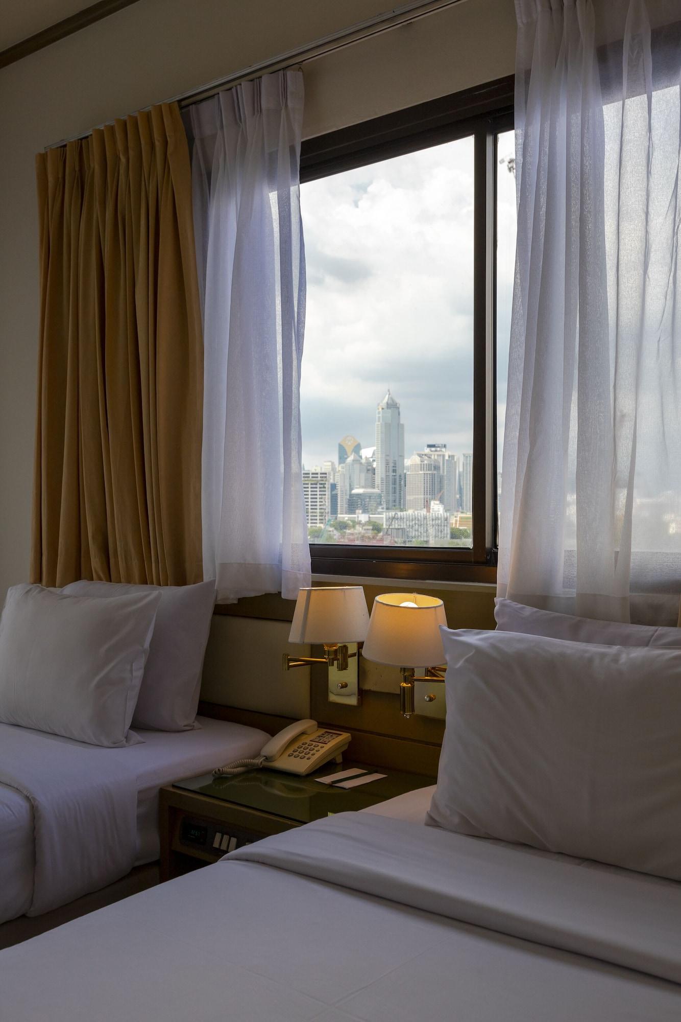 Pinnacle Lumpinee Park 3* Bangkok