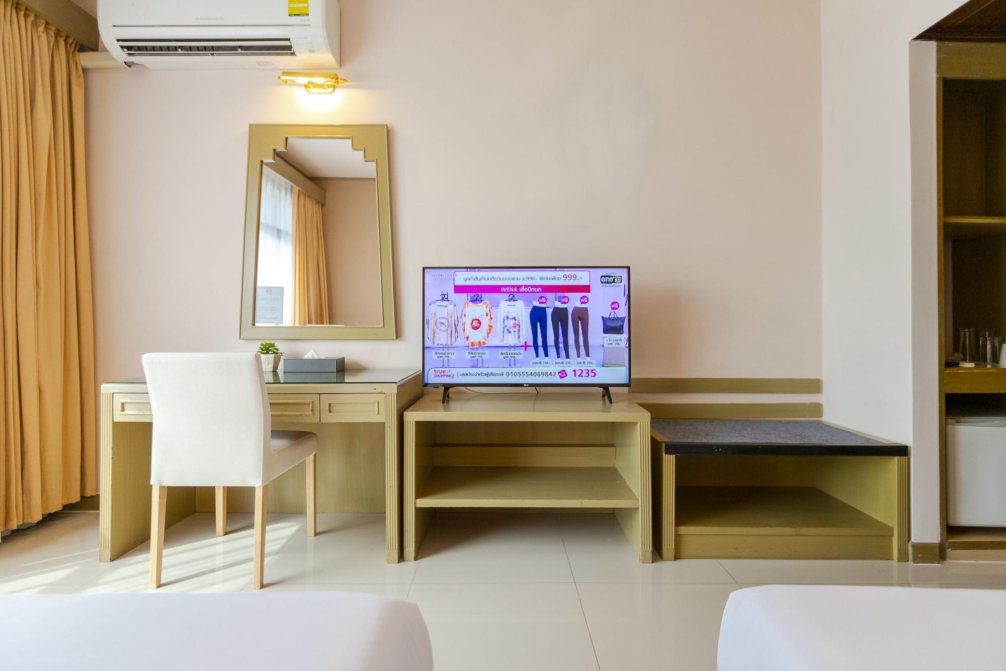 Pinnacle Lumpinee Park Hotel