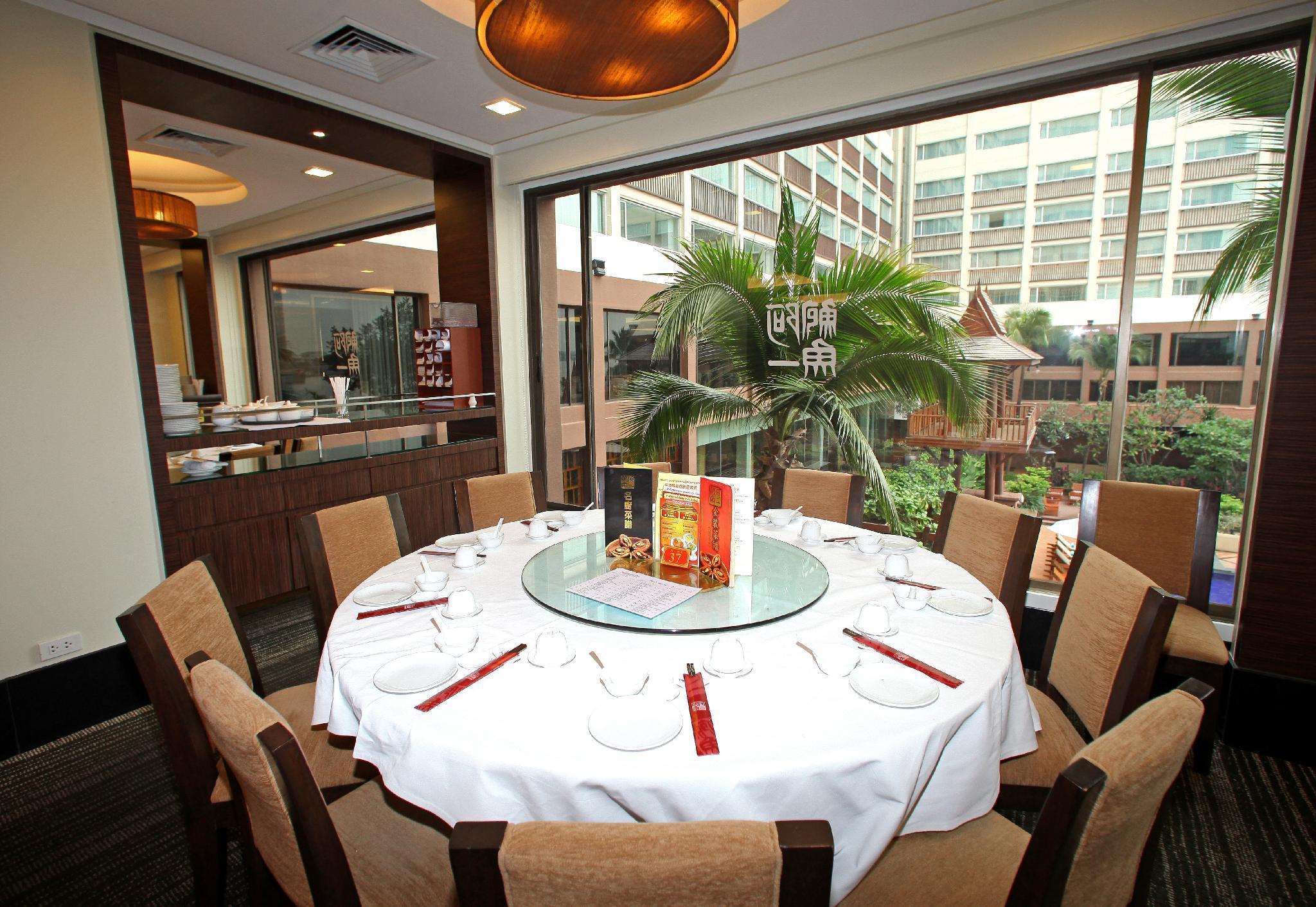 Hotell Ramada Plaza By Wyndham Menam Riverside Bangkok