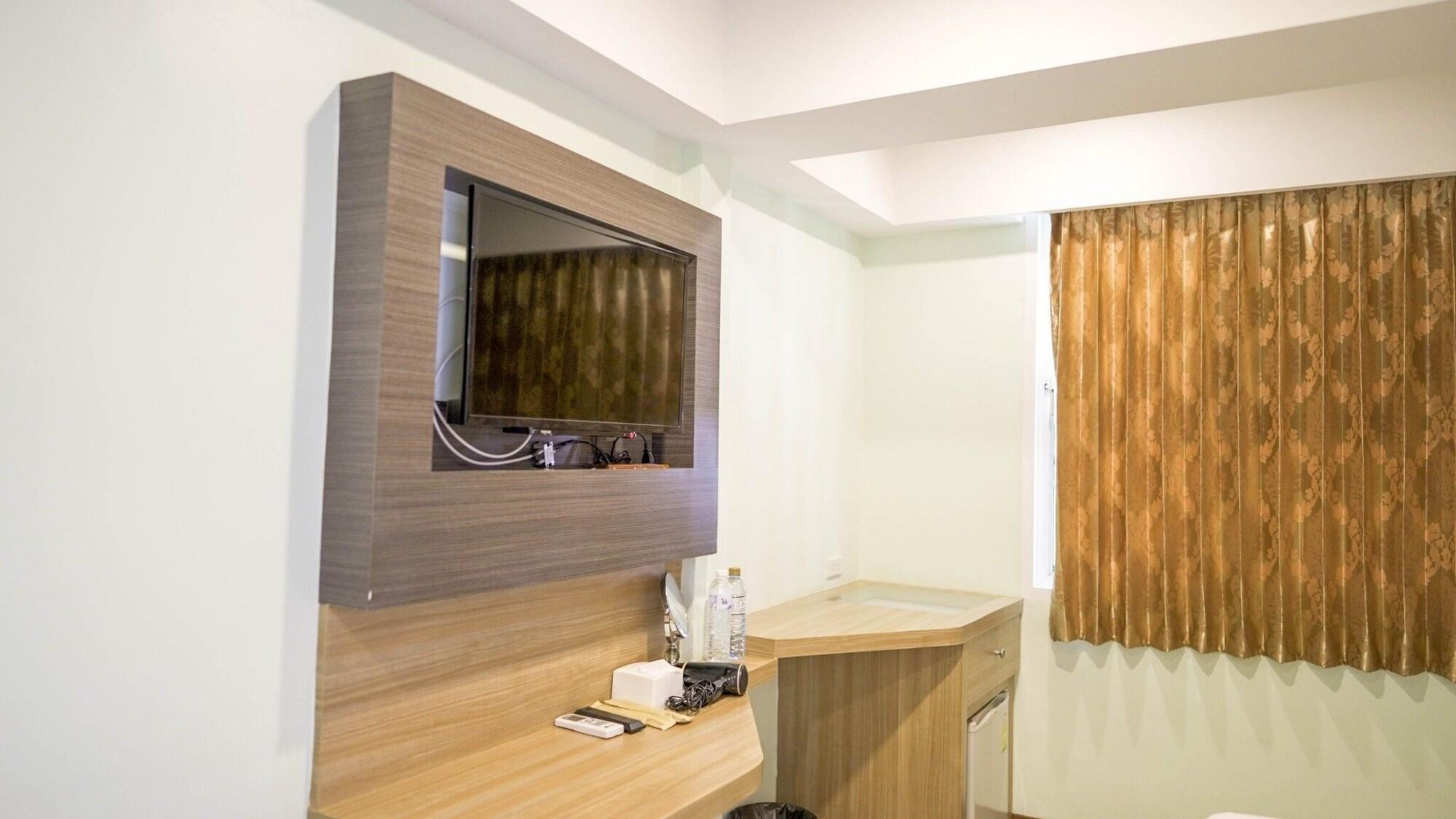 Hotell Roomquest Suvarnabhumi Airport Romklao Soi 6 3*