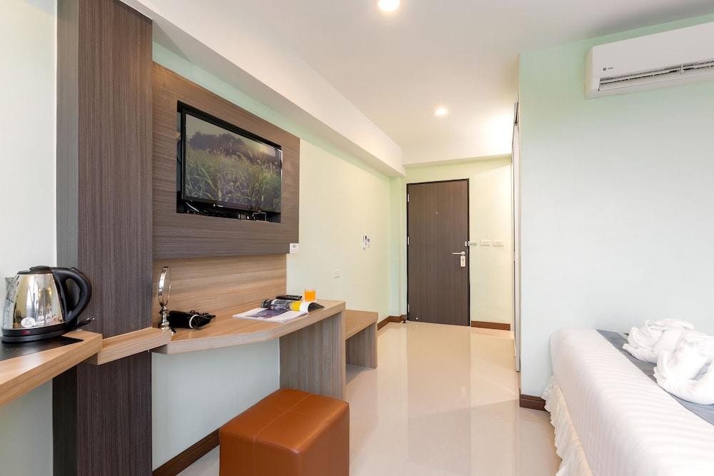 Roomquest Suvarnabhumi Airport Romklao Soi 6 Hotell