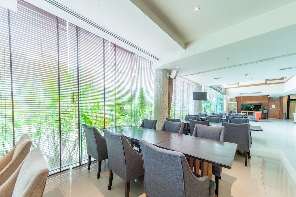 Lantana Hotel