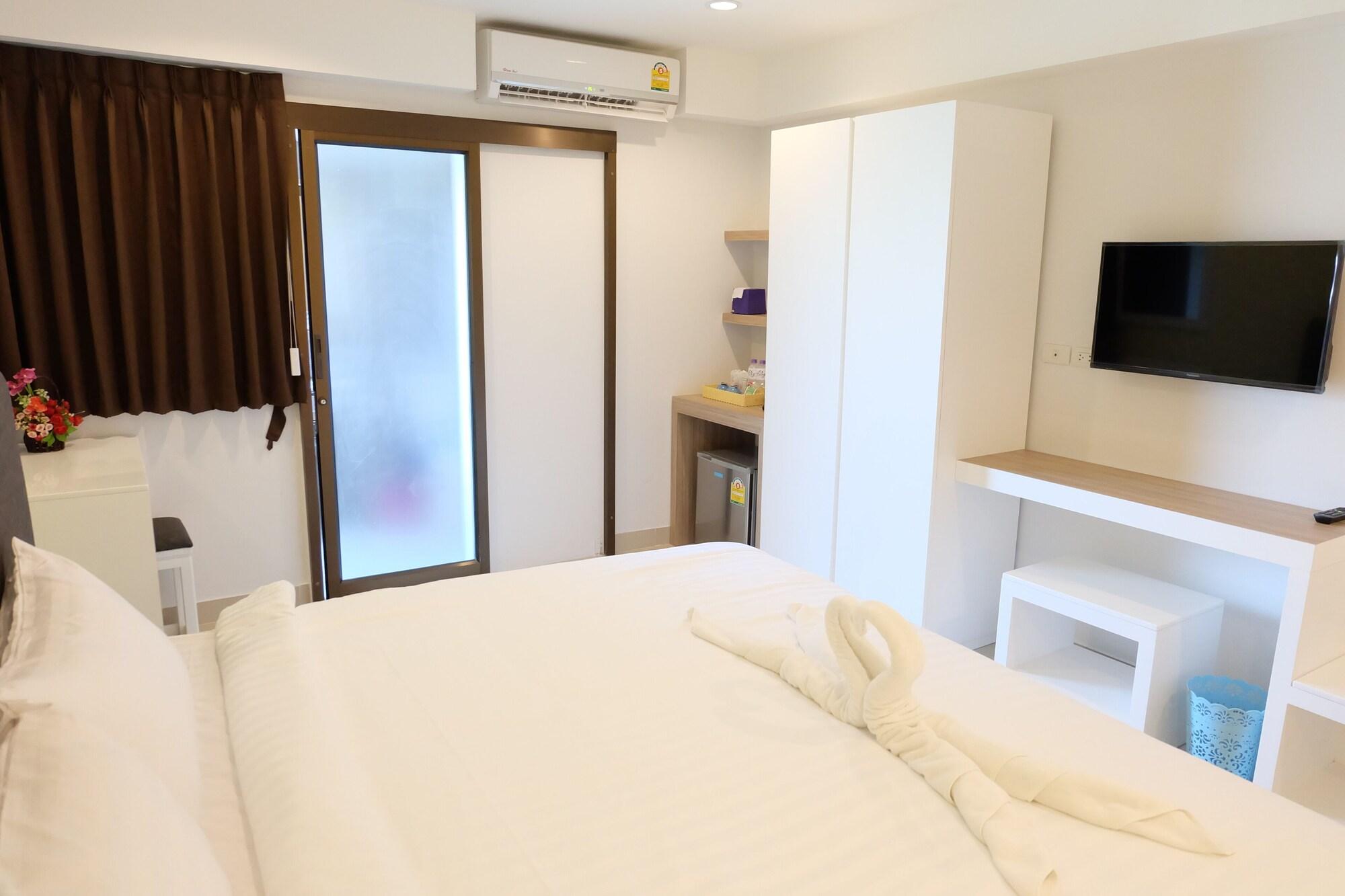 Sunny Hotel 3*