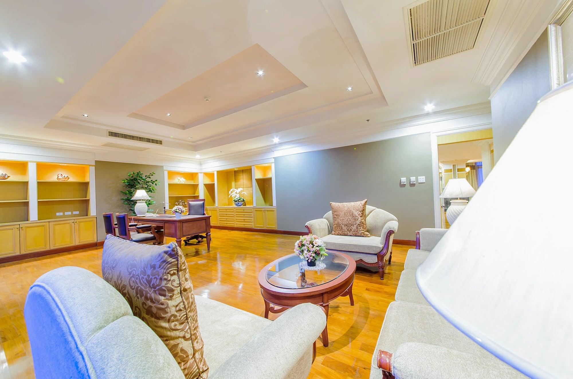 Khách sạn Managed By Palace Bangkok