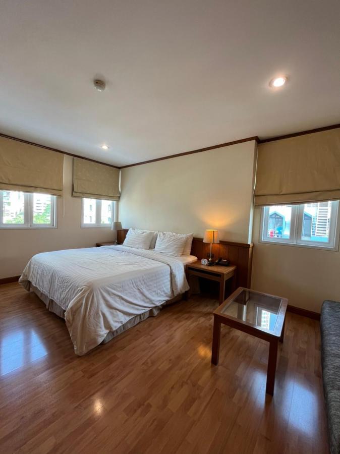 Jhouse Thonglor Khách sạn Bangkok