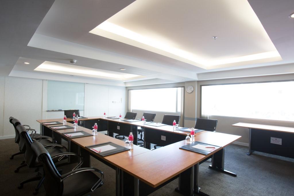 Hotell Ramada Plaza By Wyndham Menam Riverside Bangkok