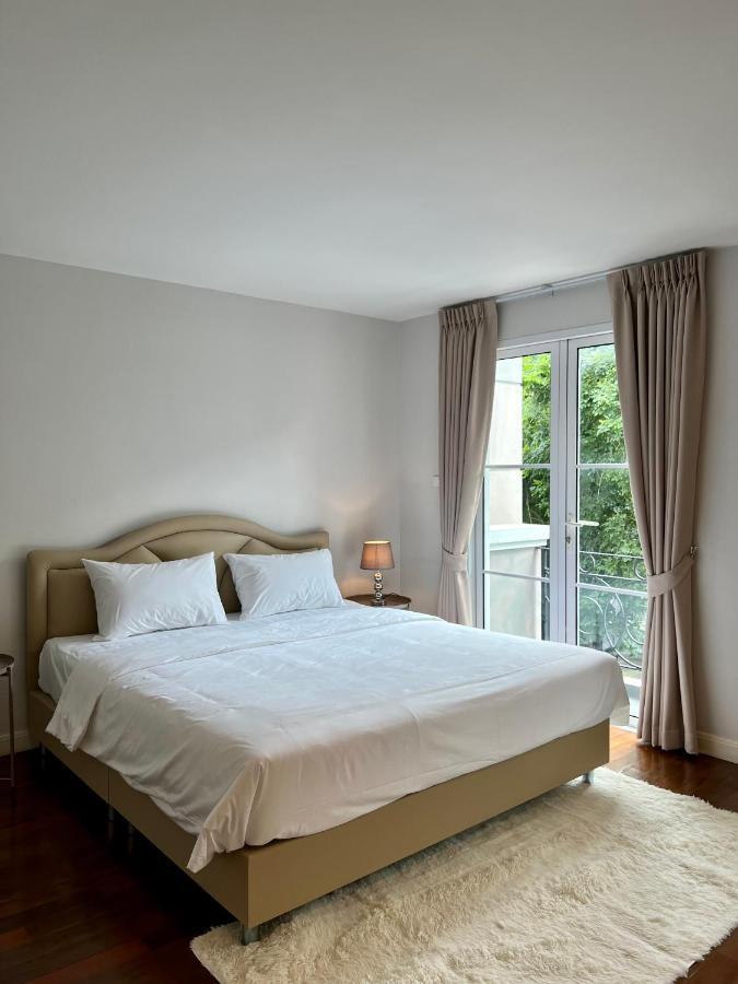 Casa de férias Entire 3br Townhome In Sukhumvit, Shared Pool, Near Bts&mrt Asok