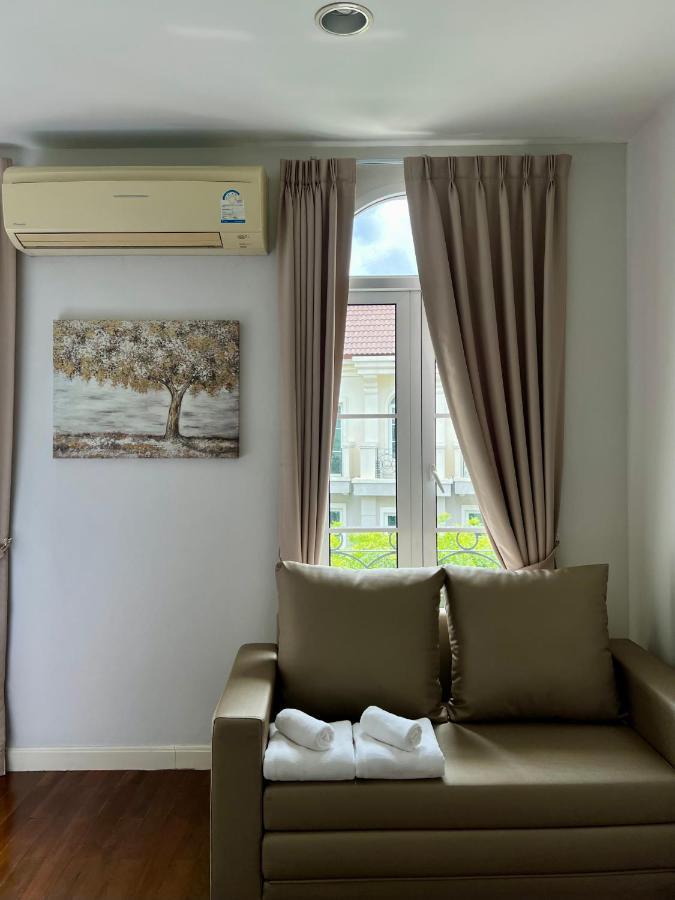 Entire 3br Townhome In Sukhumvit, Shared Pool, Near Bts&mrt Asok * Banguecoque