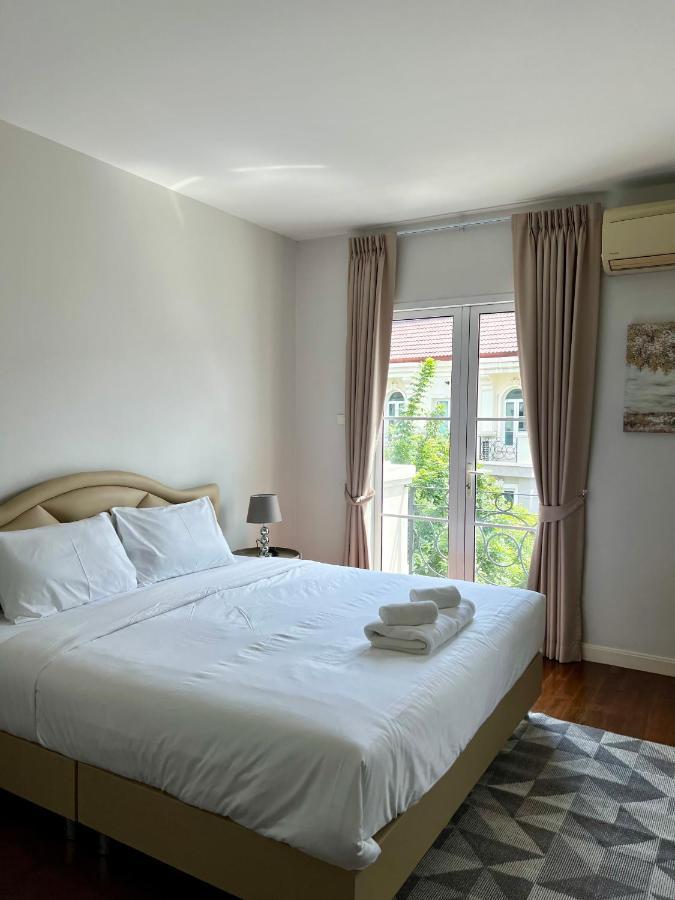 Entire 3br Townhome In Sukhumvit, Shared Pool, Near Bts&mrt Asok * Banguecoque