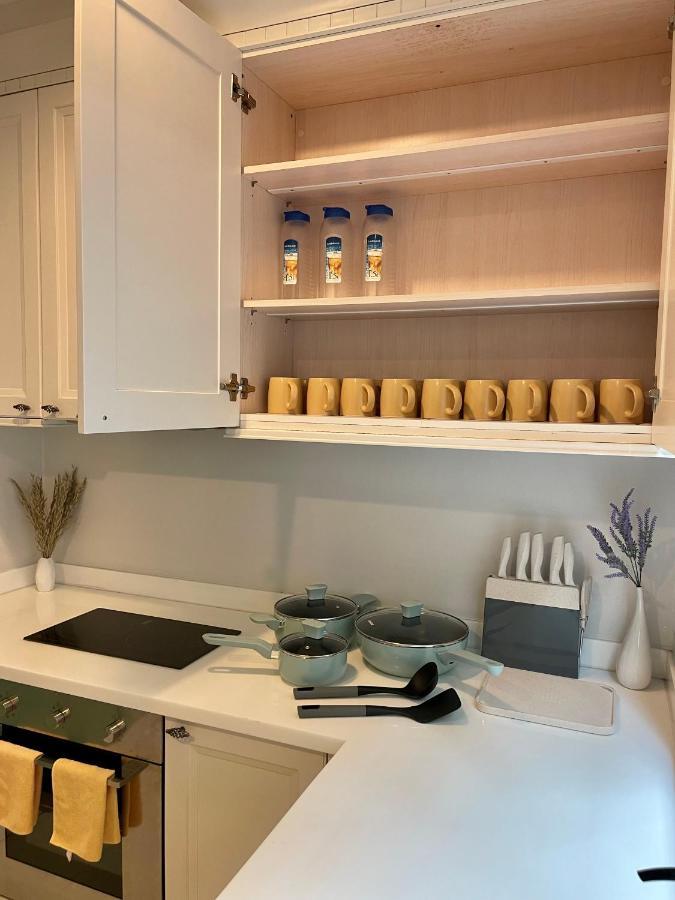 Entire 3br Townhome In Sukhumvit, Shared Pool, Near Bts&mrt Asok Casa de férias
