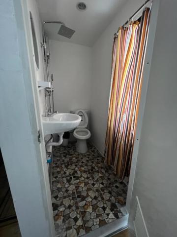Owl's Nest Suk 30 Hostal