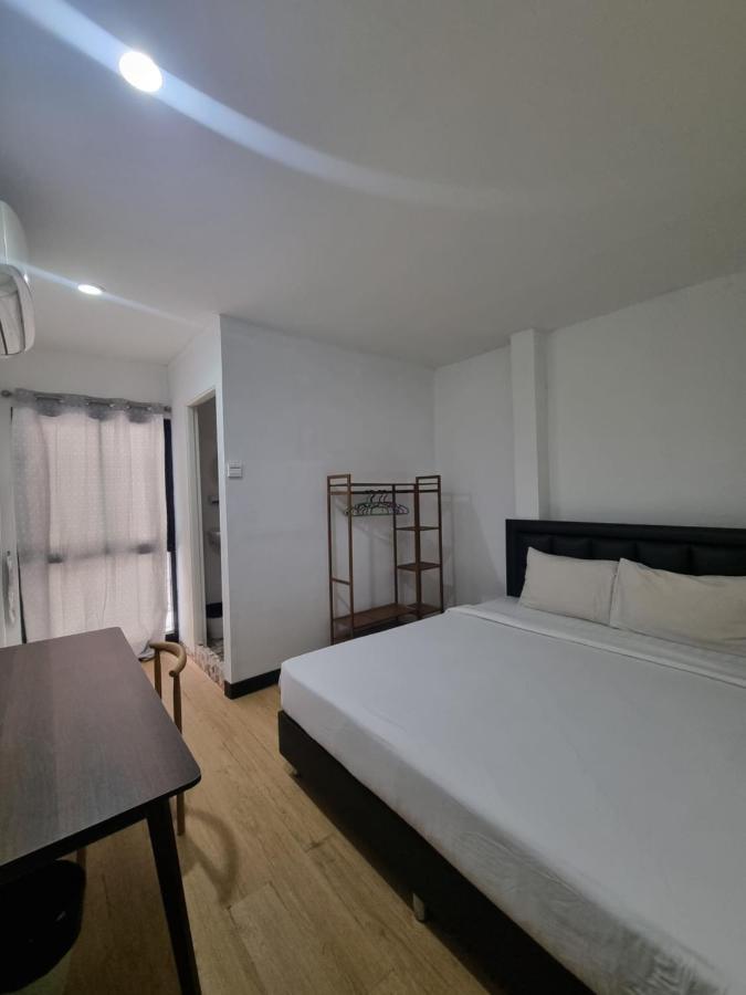 Owl's Nest Suk 30 Hostal *