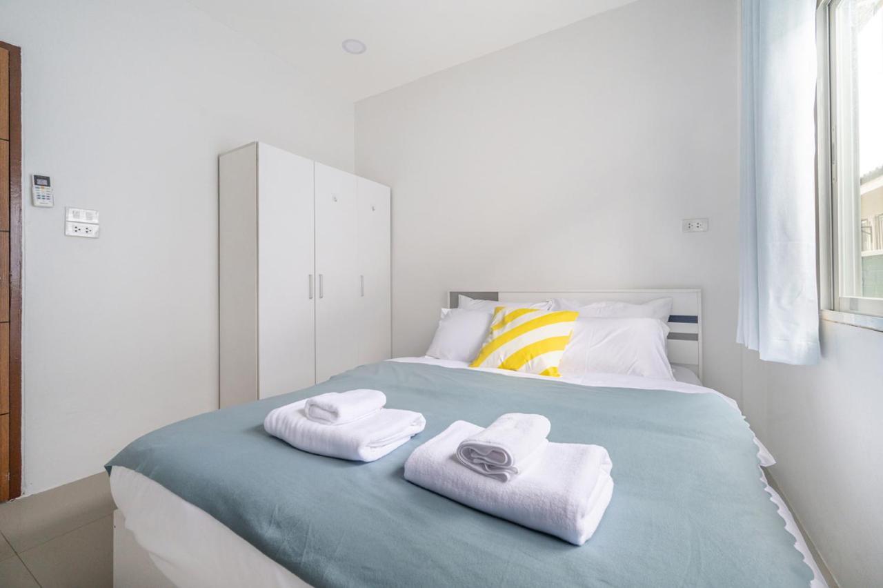 Apartment Miq Hk111-4br Ratchada-huaykwang 14pax Bangkok