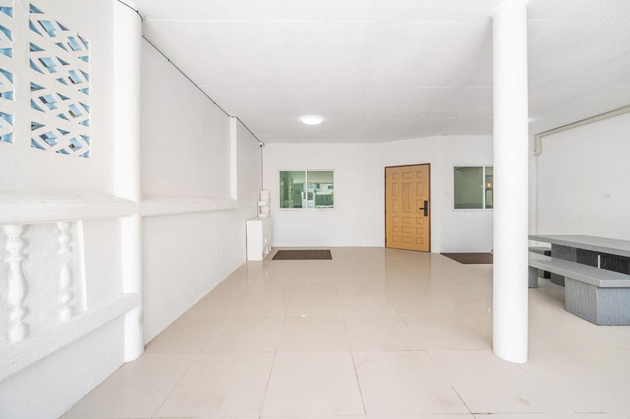 Miq Hk111-4br Ratchada-huaykwang 14pax Apartment *