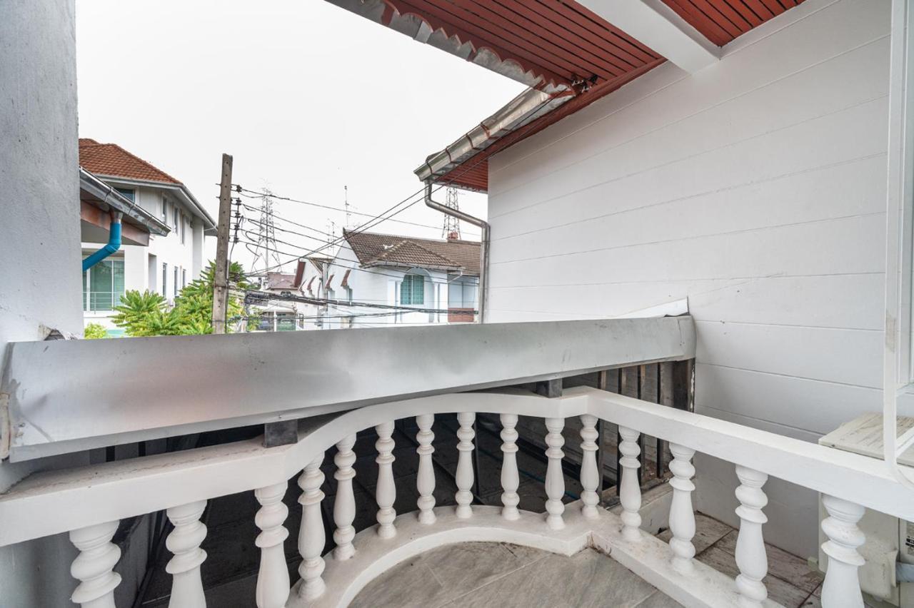 Miq Hk111-4br Ratchada-huaykwang 14pax Bangkok