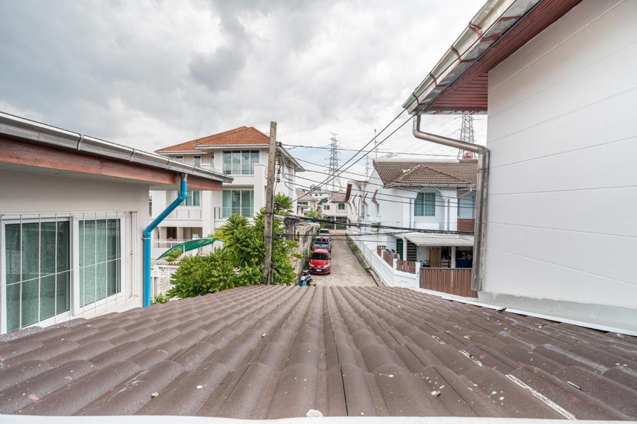 Miq Hk111-4br Ratchada-huaykwang 14pax Apartment