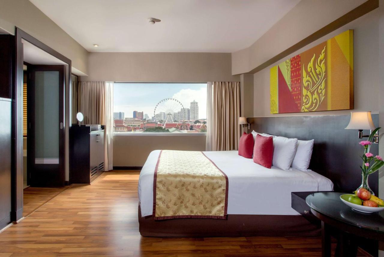 Hotell Ramada Plaza By Wyndham Menam Riverside 5*