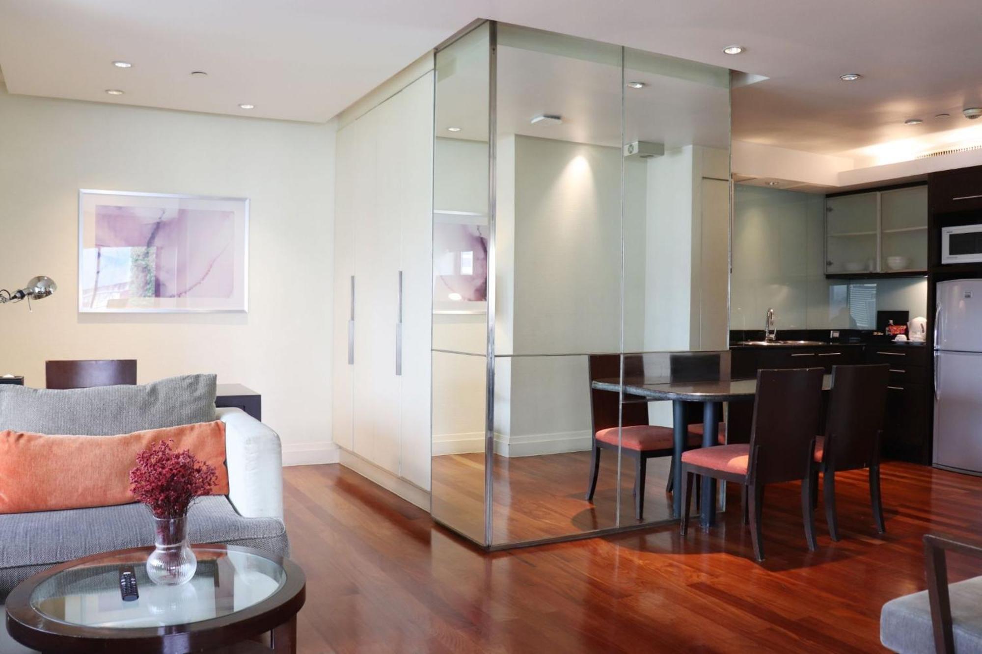 The Quarter Saladaeng By Uhg Khách sạn 4*