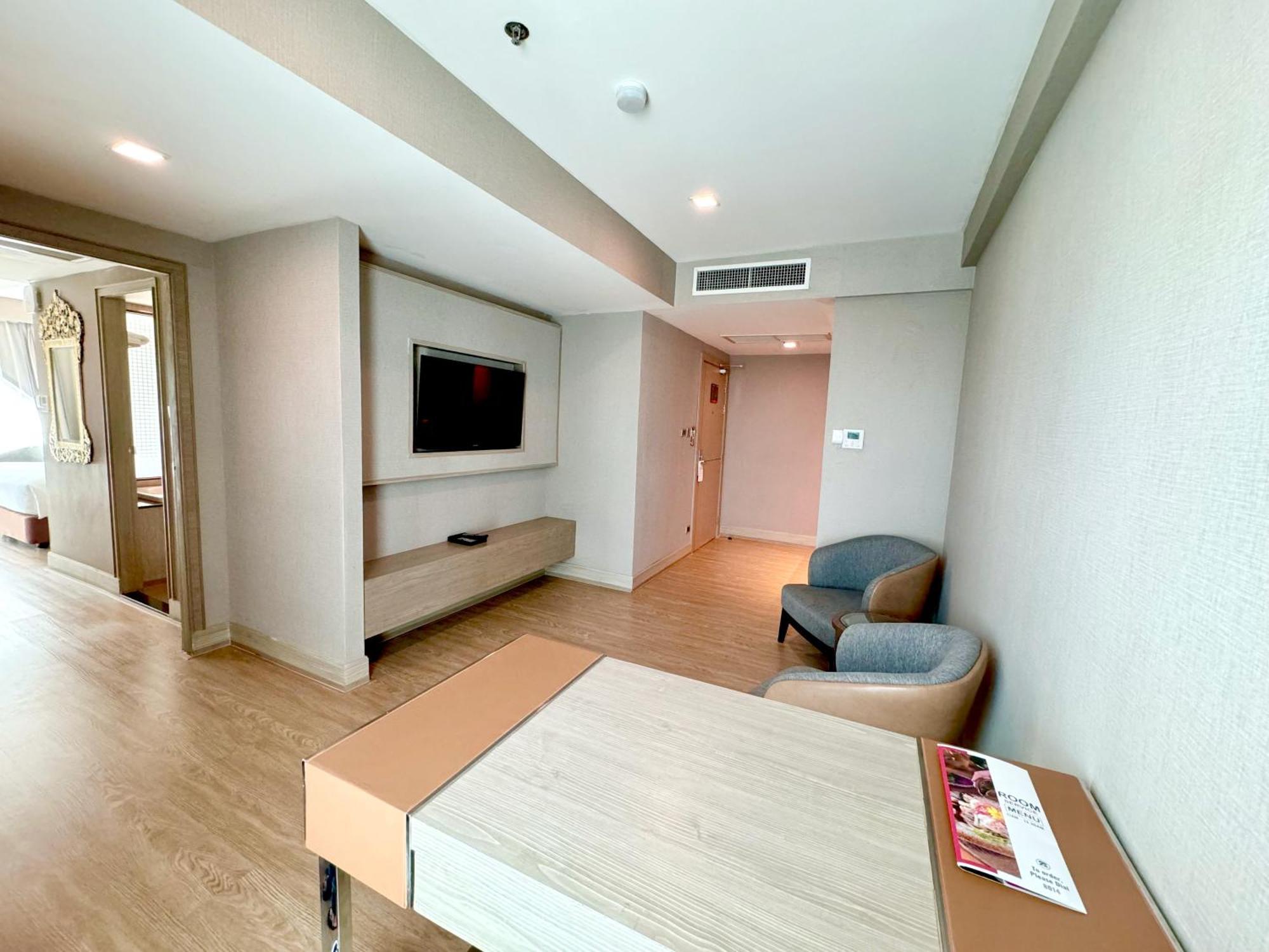 Oakwood Sukhumvit 11 Hotel