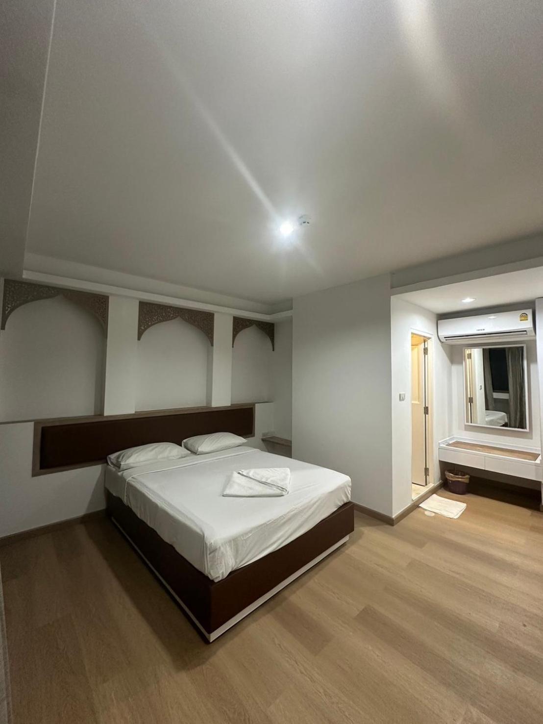 Royal Garden Khách sạn 3*