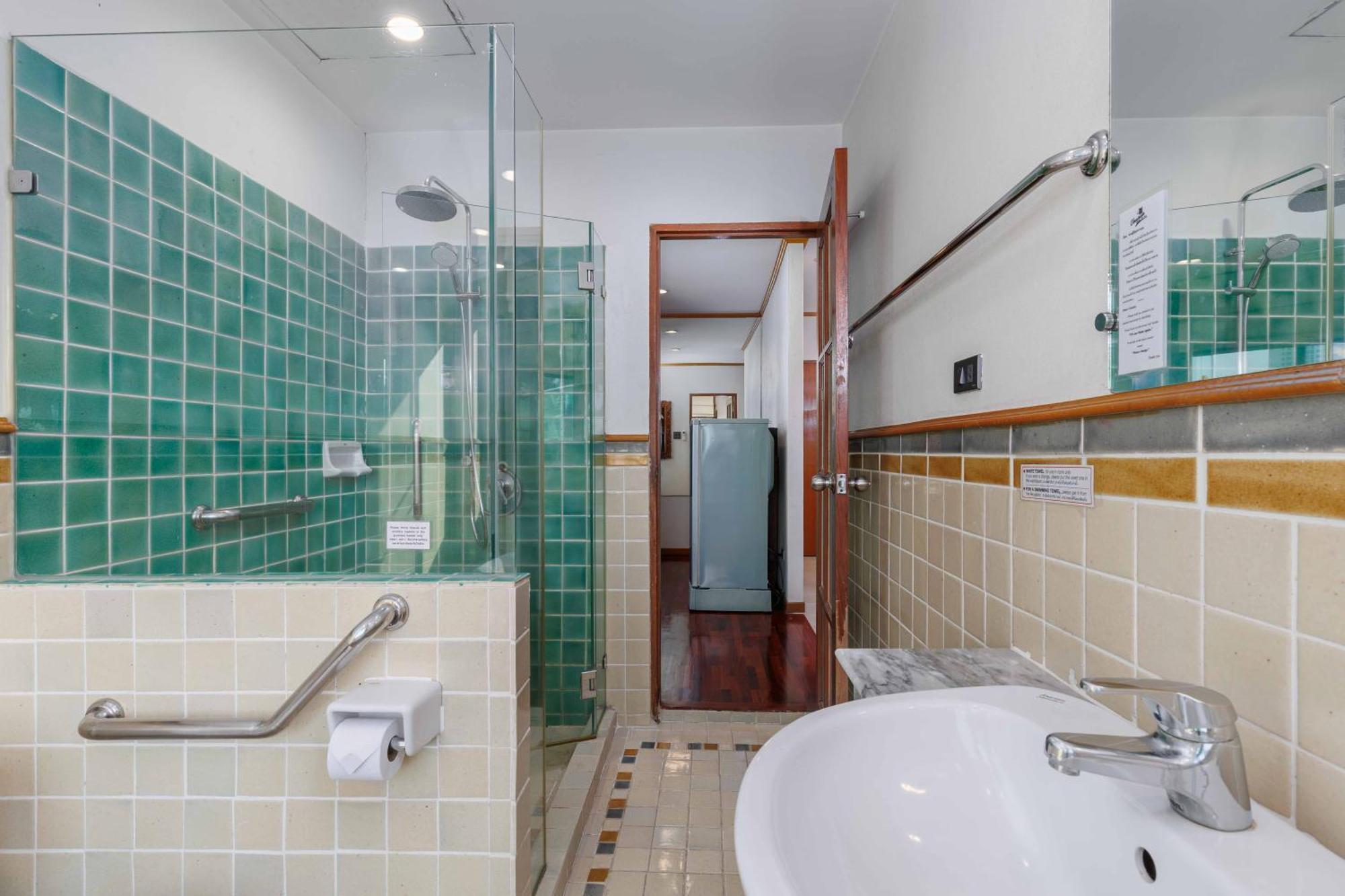 Khách sạn Charlie House Pin Klao Bangkok