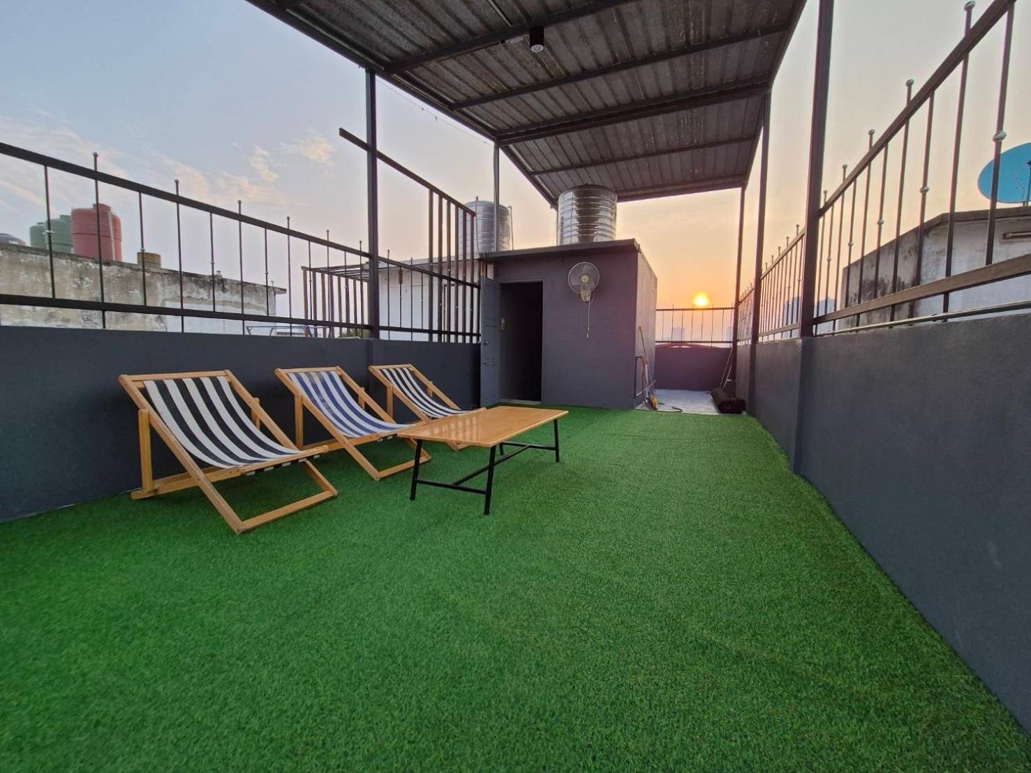 Pensión Vibe, House, 7 Mins To Bts, Center, Private In Sathon, Private Bathroom, Bangkok, Thailand *