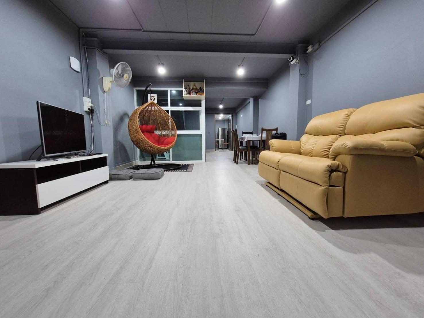 Pensión Vibe, House, 7 Mins To Bts, Center, Private In Sathon, Private Bathroom, Bangkok, Thailand