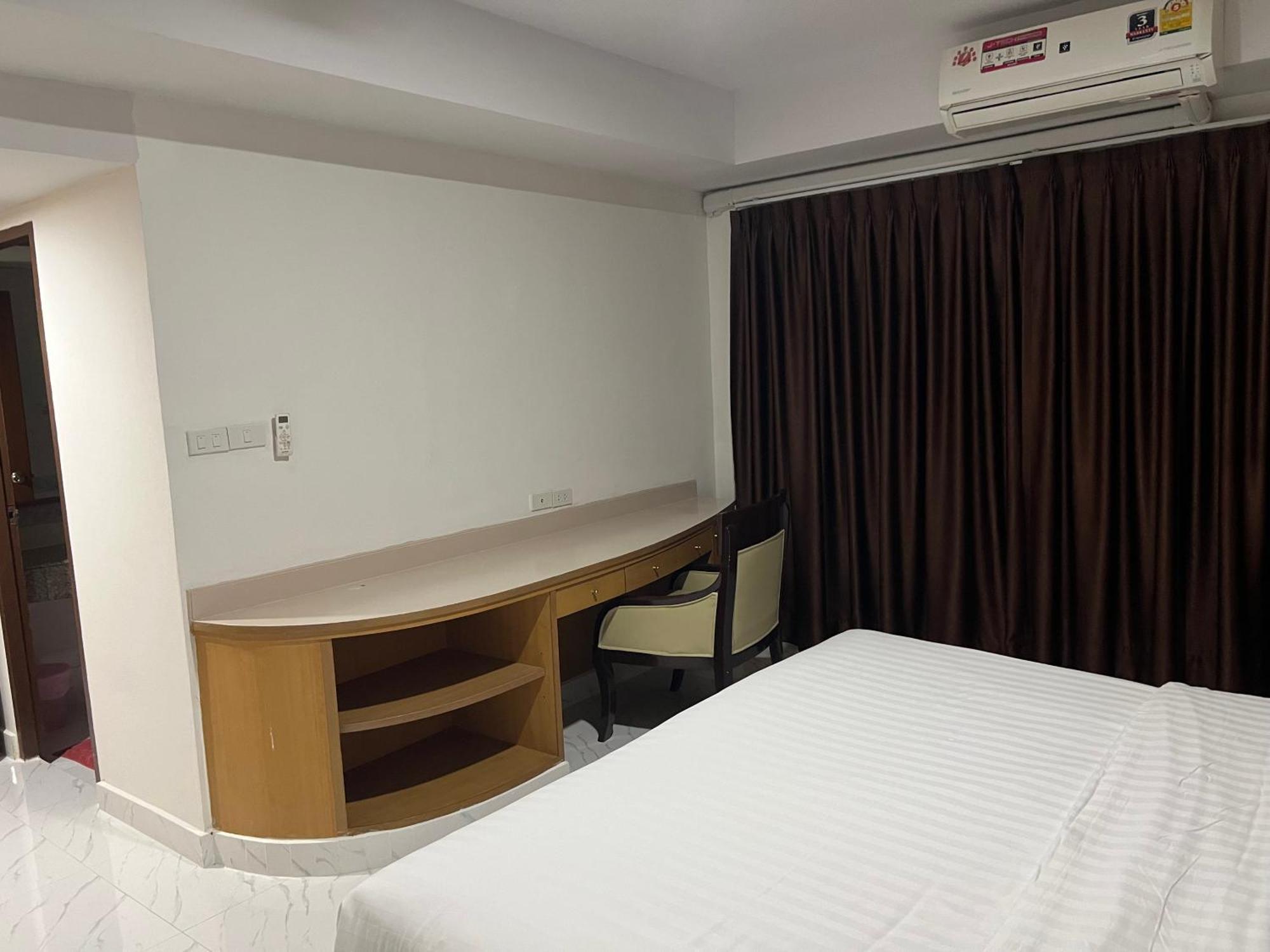 Mall Hotel
