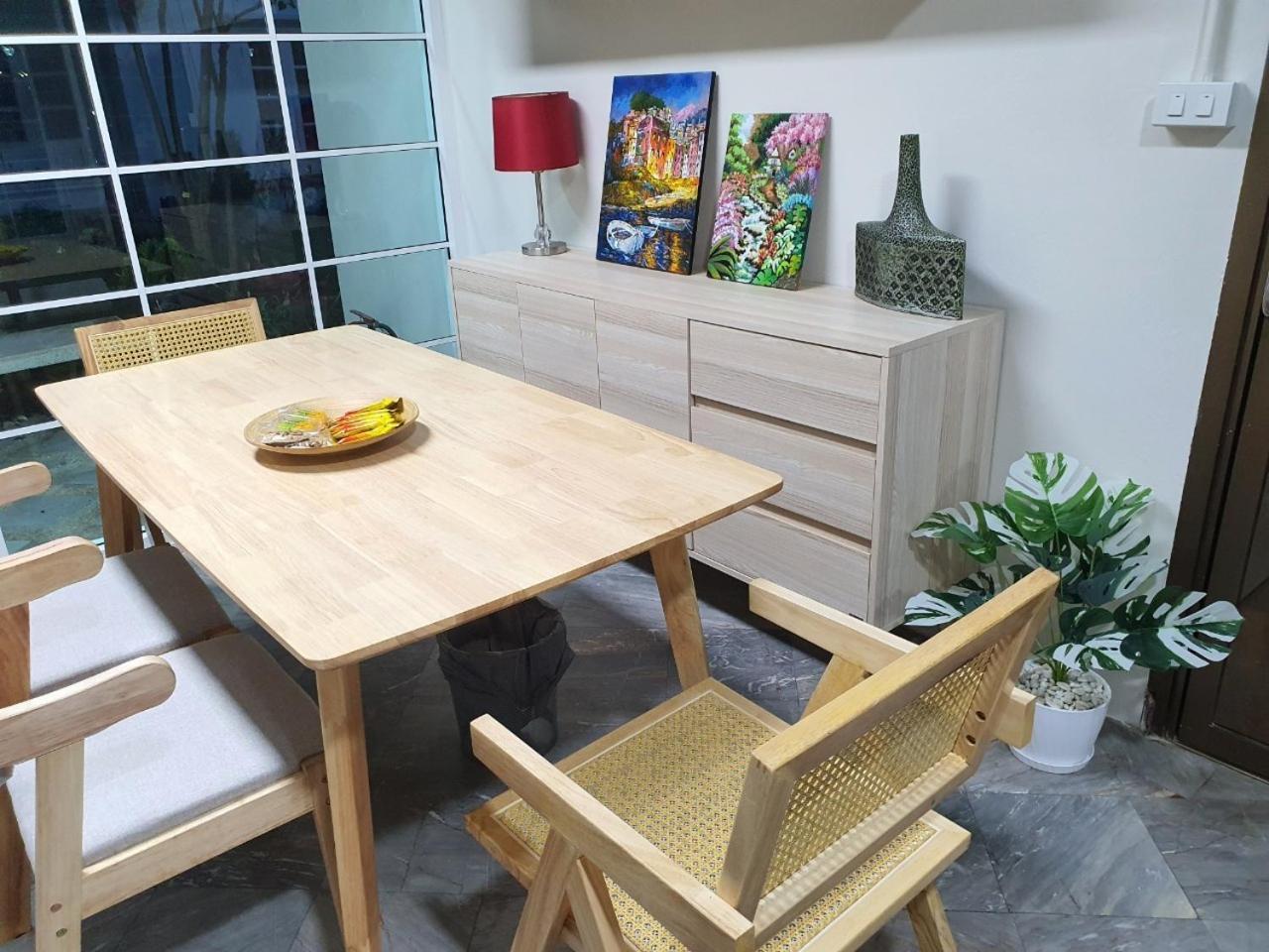 Taman liburan 3 Bedroom Cozy Skytrain View Bkk *