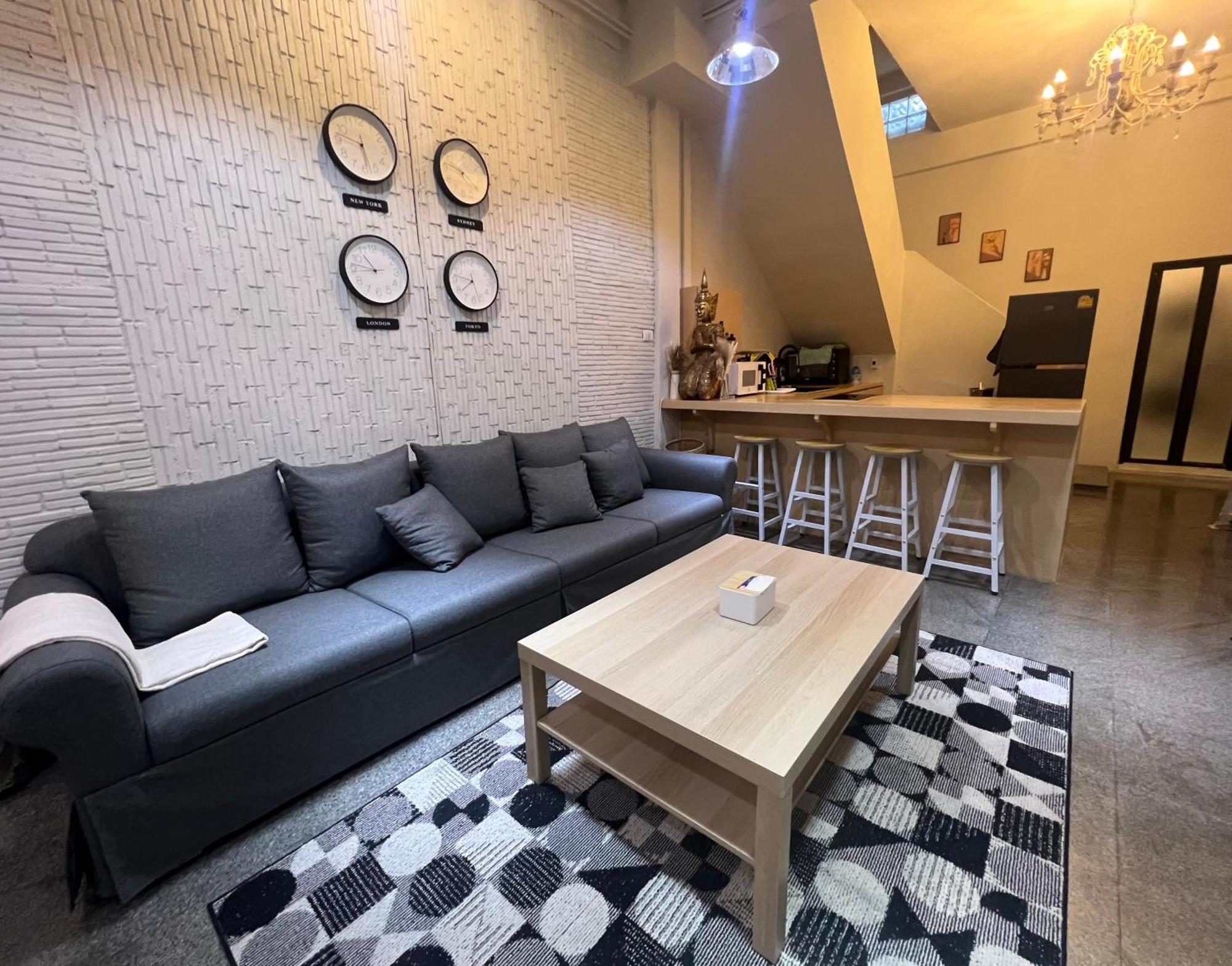 4 Bedroom House With Beautiful Rooftop Near Bts Ekkamai Bangkok