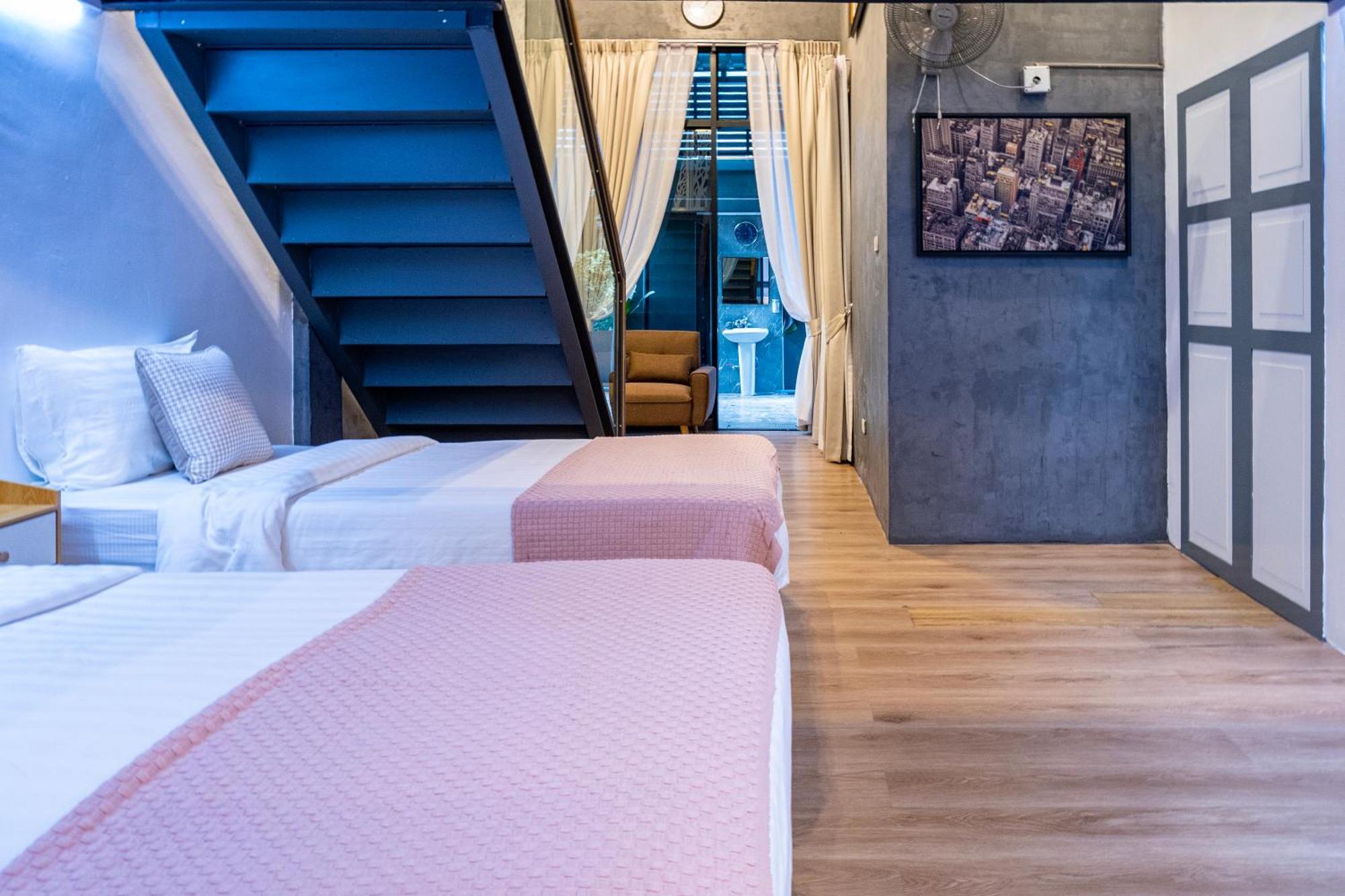 Usman Halal Hostel Bangkok