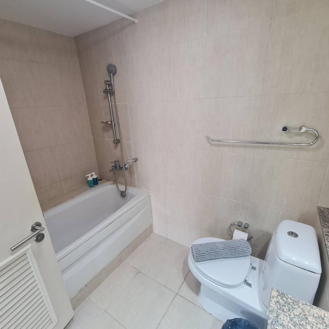 Spacious In Bkk Apartamento Banguecoque