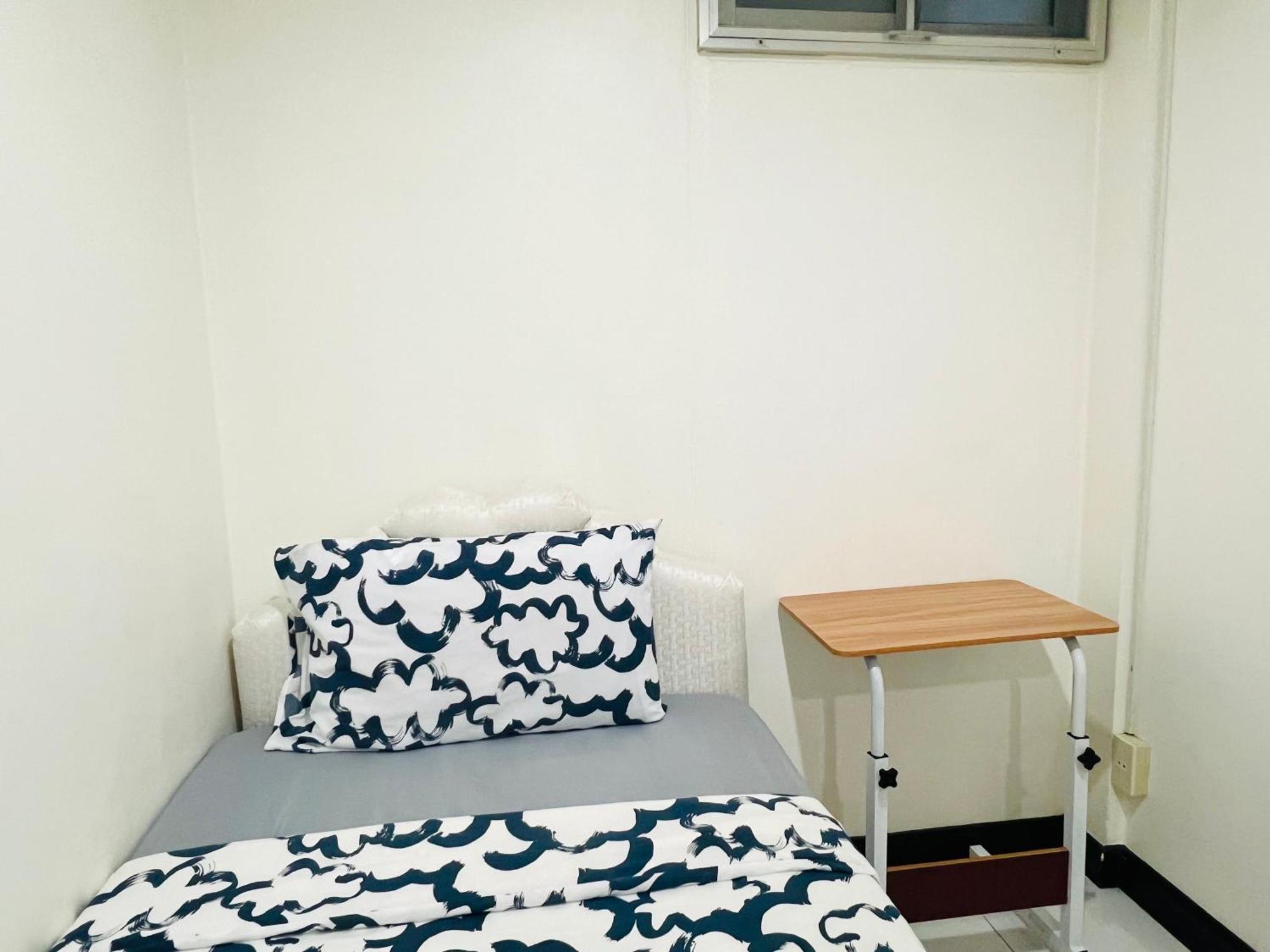 Ree House-asoke Bts Couette-café *