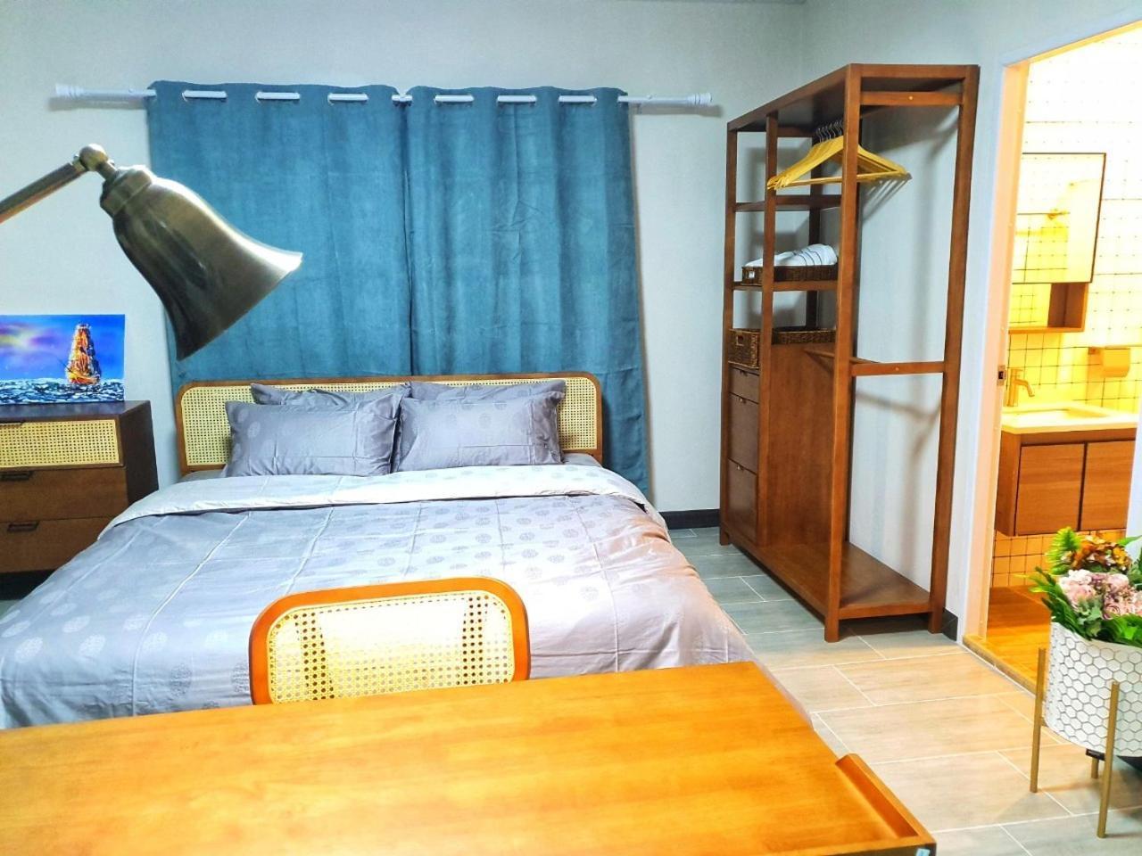 3 Bedroom Cozy Skytrain View Bkk Taman liburan *