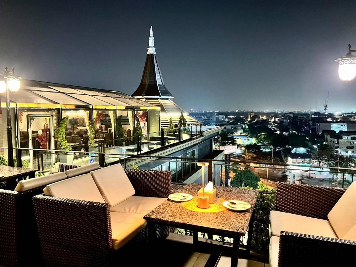 Hotel Sky Dome Resotel - โรงแรมสกายโดม รีโซเทล