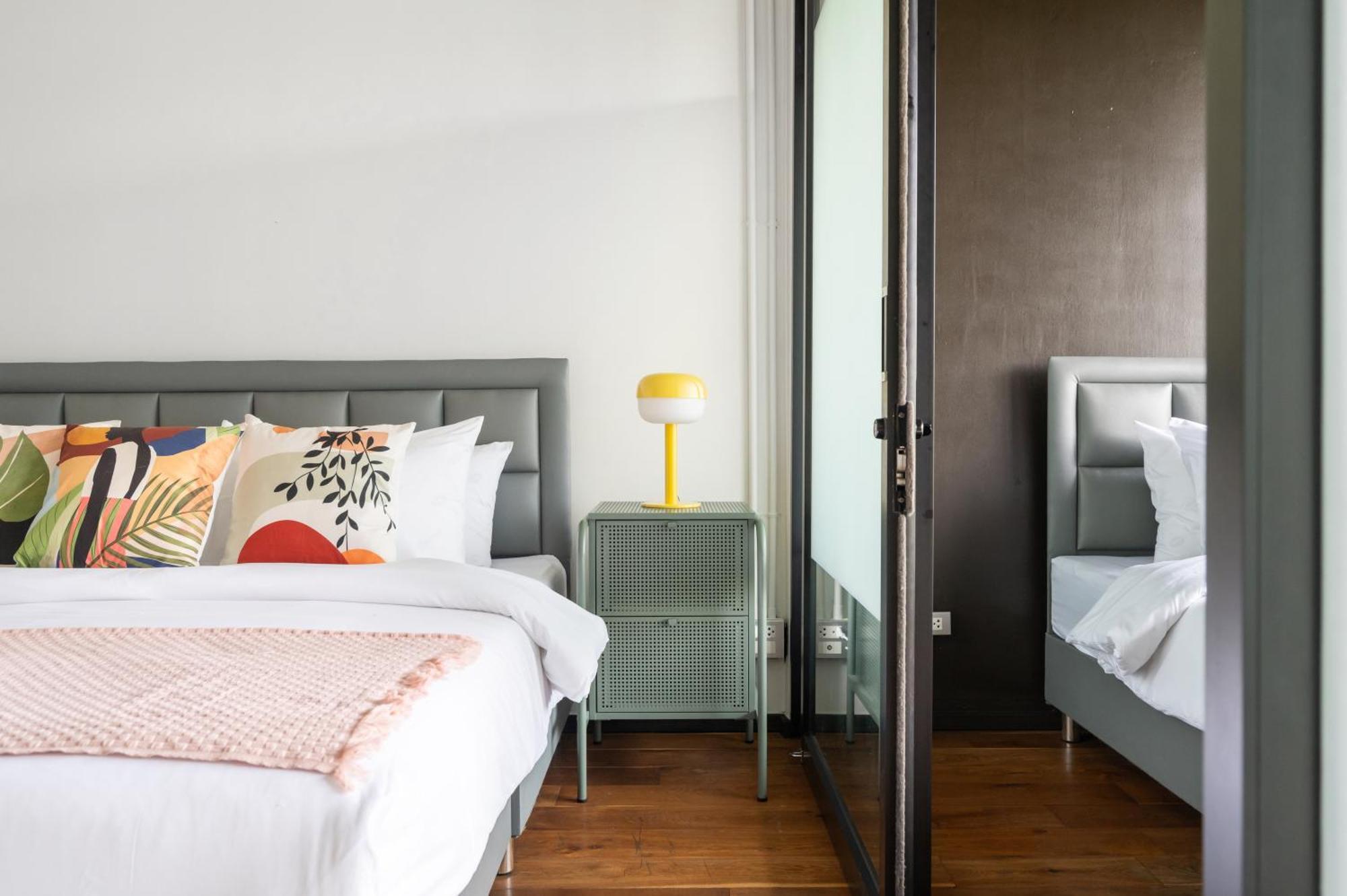 Miq Ekkamai2 3br Designer Oval Bathtub 15pax Bangkok