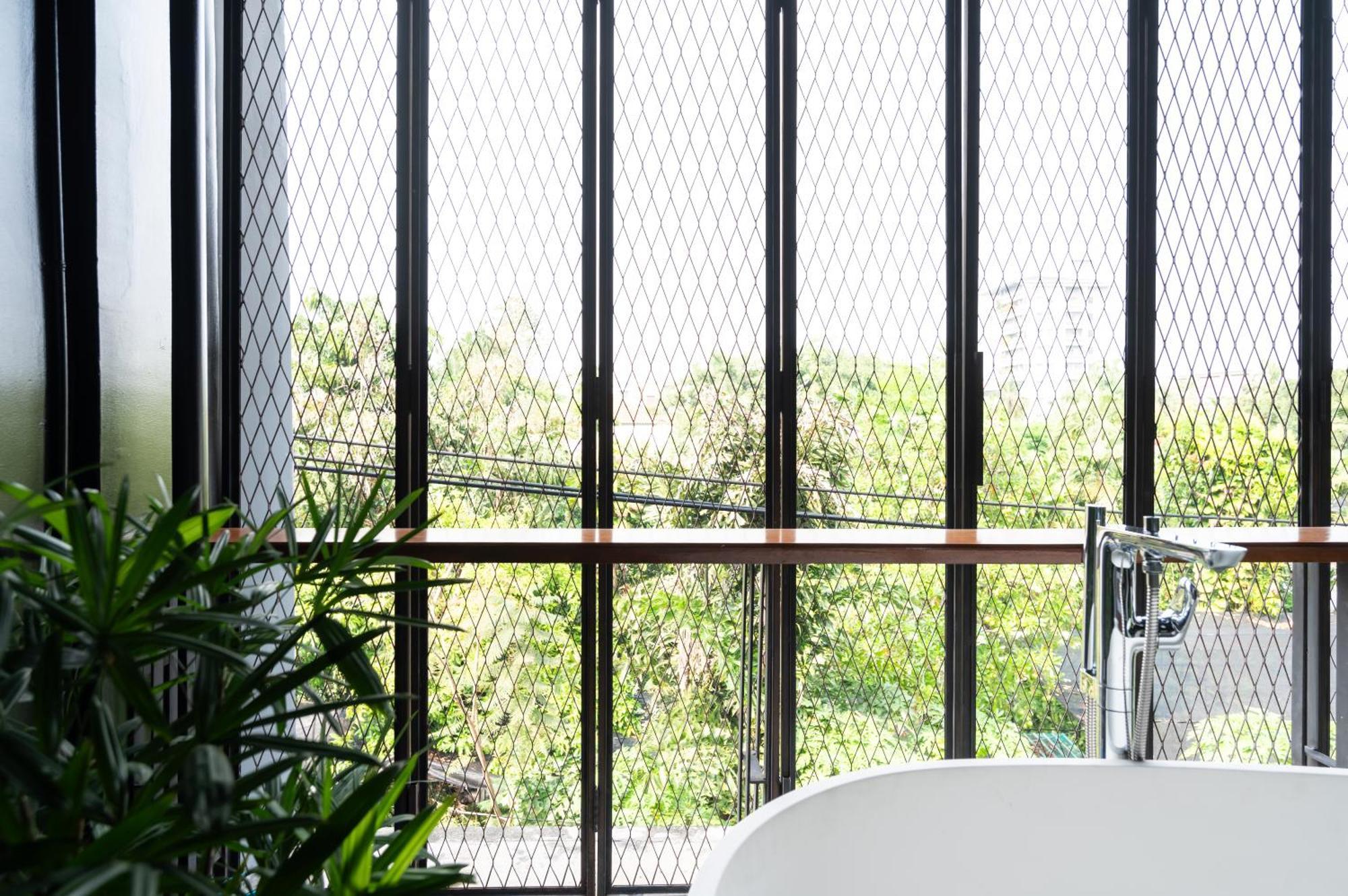 Vila Miq Ekkamai2 3br Designer Oval Bathtub 15pax Bangkok