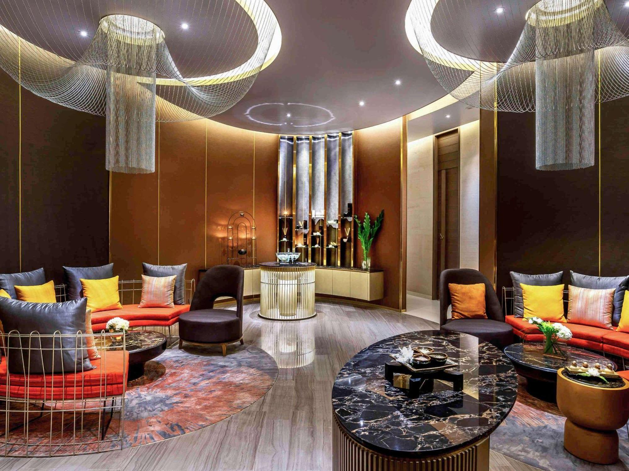 Pullman King Power Hotel 5*